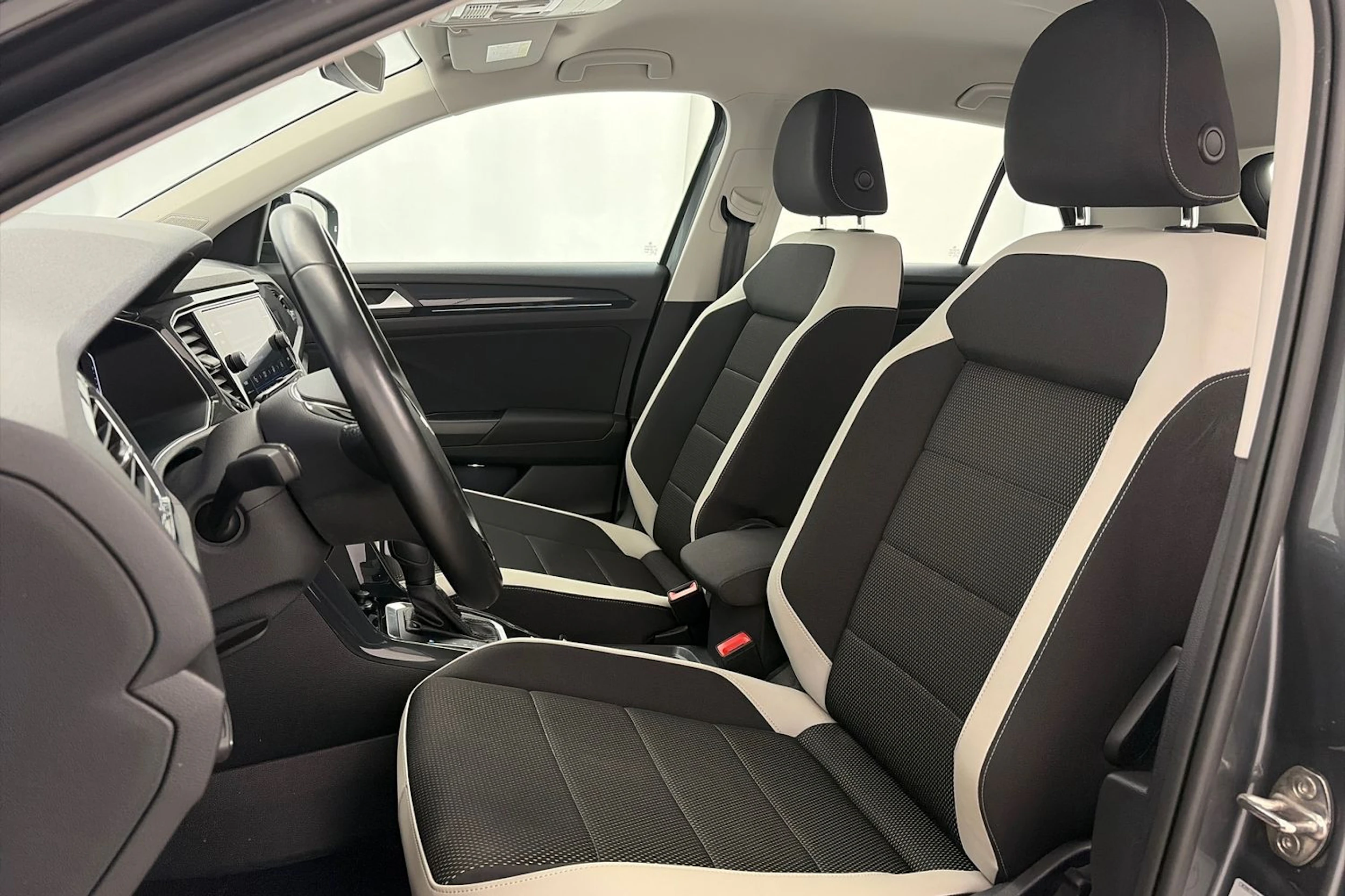 met. harmaa Volkswagen T-Roc 2021 kuva 13.