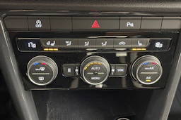 met. harmaa Volkswagen T-Roc 2021 kuva 23.