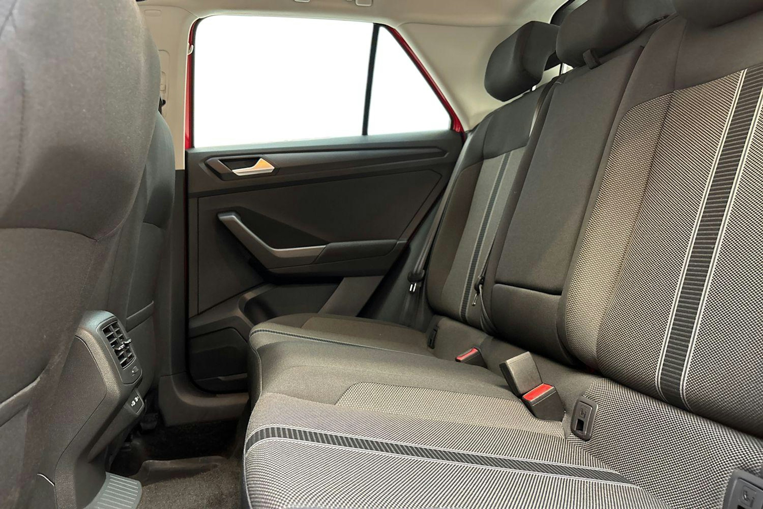 punainen Volkswagen T-Roc 2021 kuva 10.