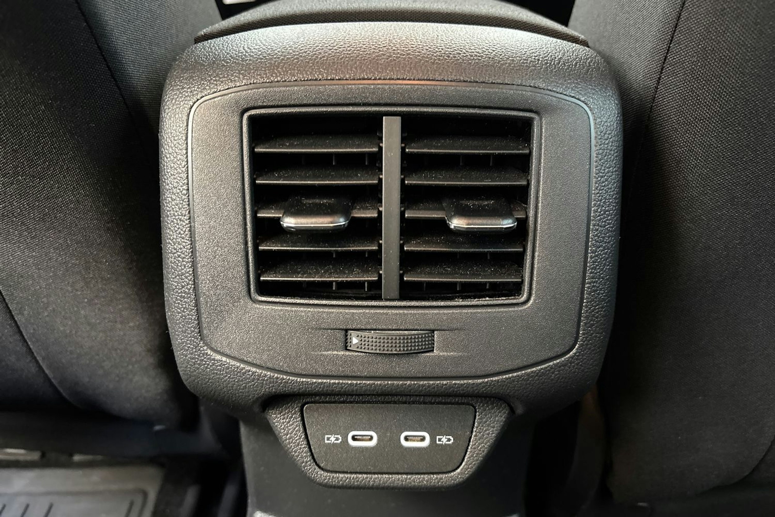 punainen Volkswagen T-Roc 2021 kuva 15.