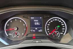 punainen Volkswagen T-Roc 2021 kuva 18.