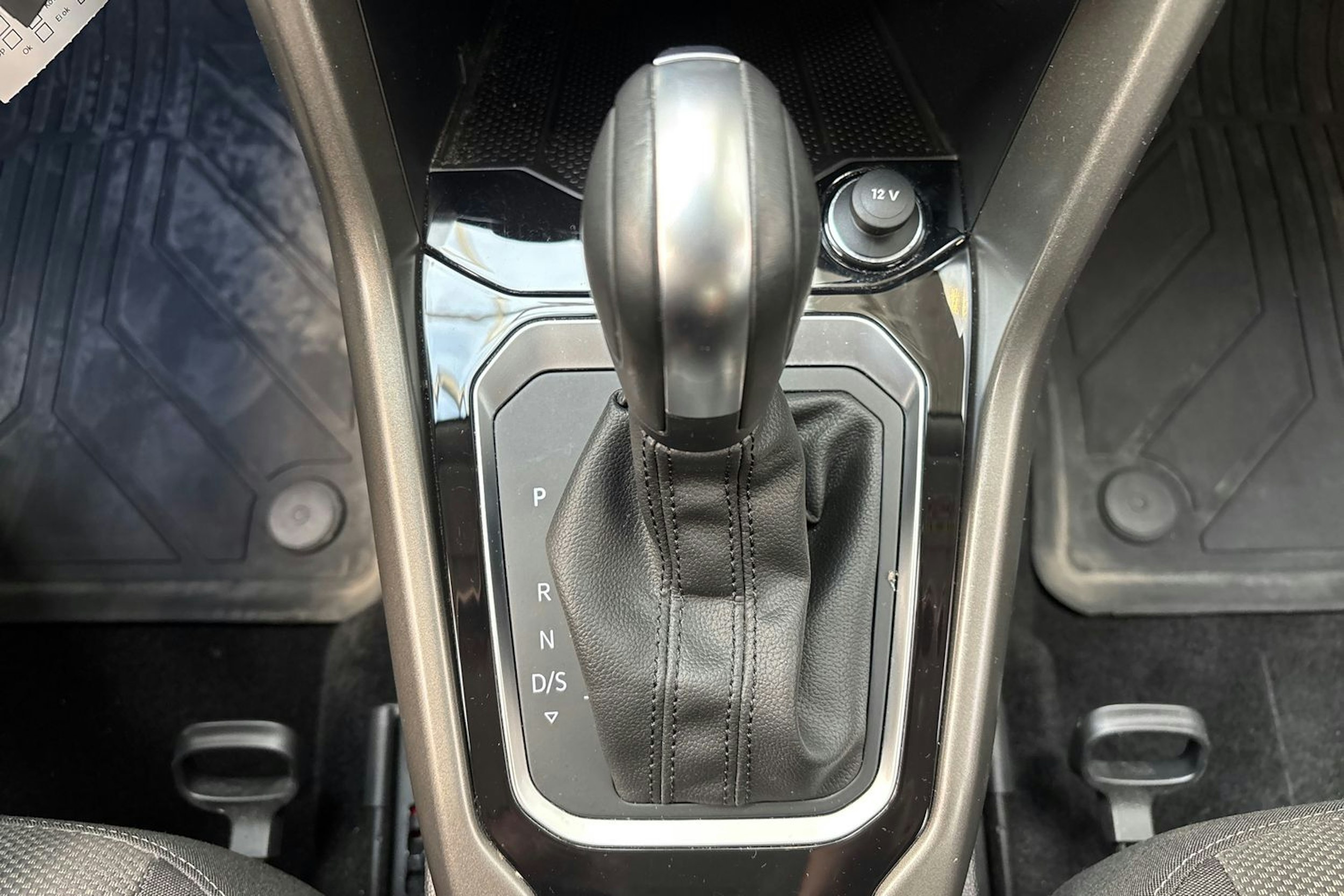 punainen Volkswagen T-Roc 2021 kuva 24.