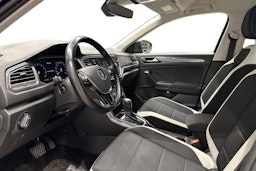 musta Volkswagen T-Roc 2021 kuva 3.