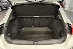 Valkoinen Volkswagen T-Roc 2021 kuva 11.