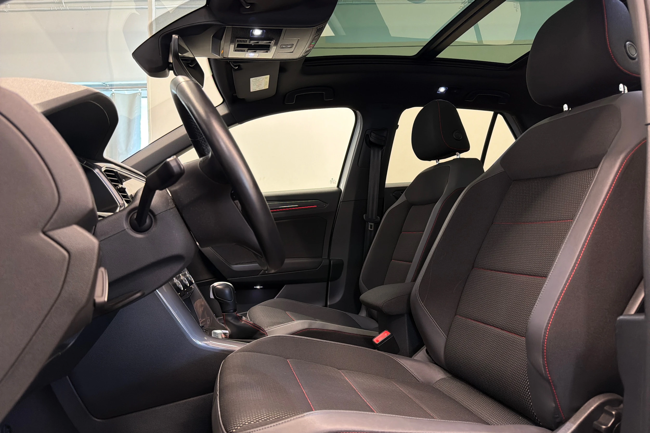 Valkoinen Volkswagen T-Roc 2021 kuva 13.