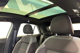 Valkoinen Volkswagen T-Roc 2021 kuva 14.