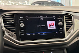 Valkoinen Volkswagen T-Roc 2021 kuva 24.
