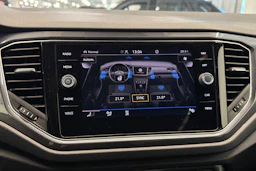 Valkoinen Volkswagen T-Roc 2021 kuva 29.