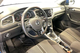 sininen Volkswagen T-Roc 2021 kuva 8.