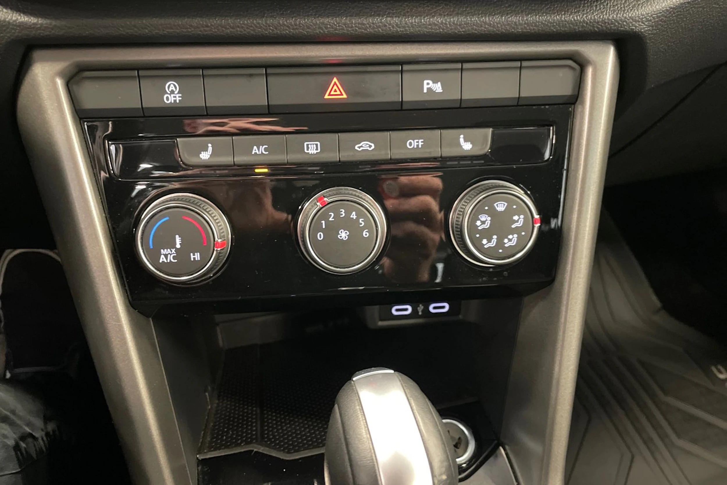 sininen Volkswagen T-Roc 2021 kuva 20.