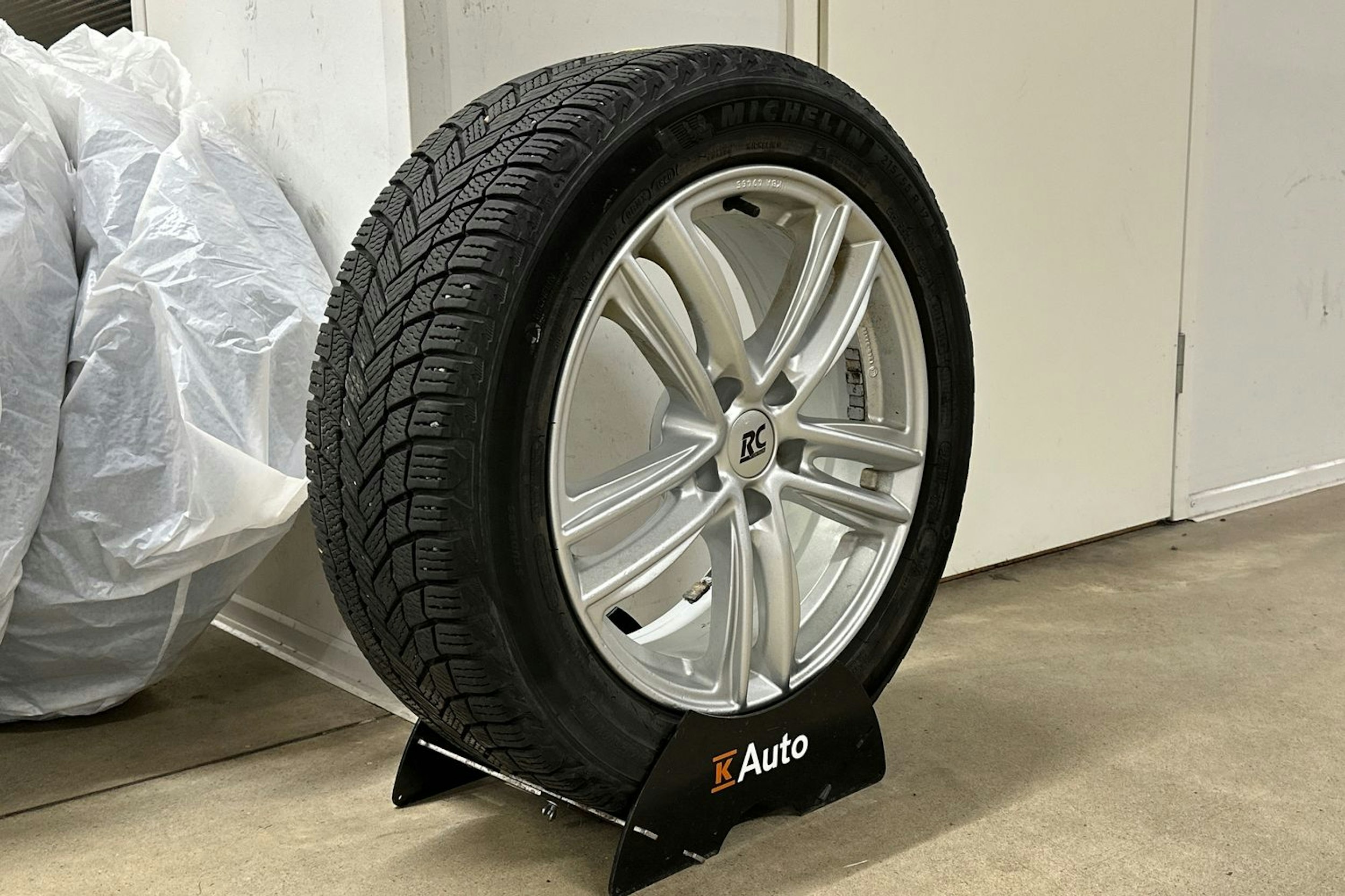 sininen Volkswagen T-Roc 2021 kuva 13.