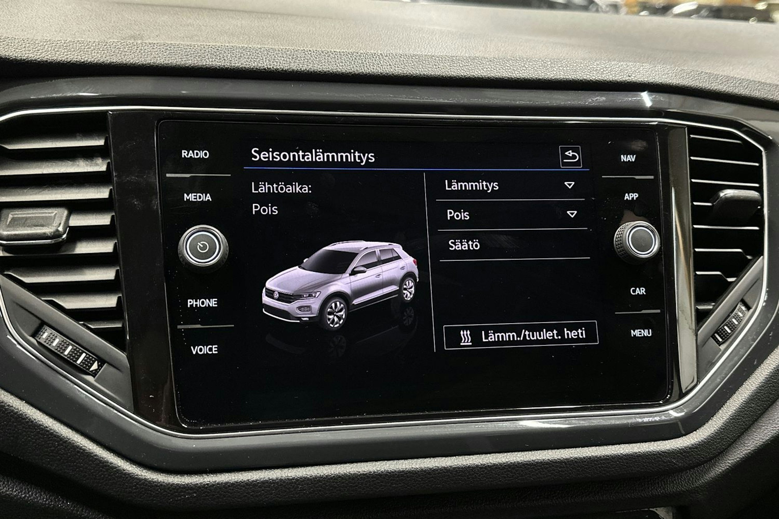 sininen Volkswagen T-Roc 2021 kuva 17.