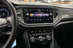 sininen Volkswagen T-Roc 2021 kuva 18.