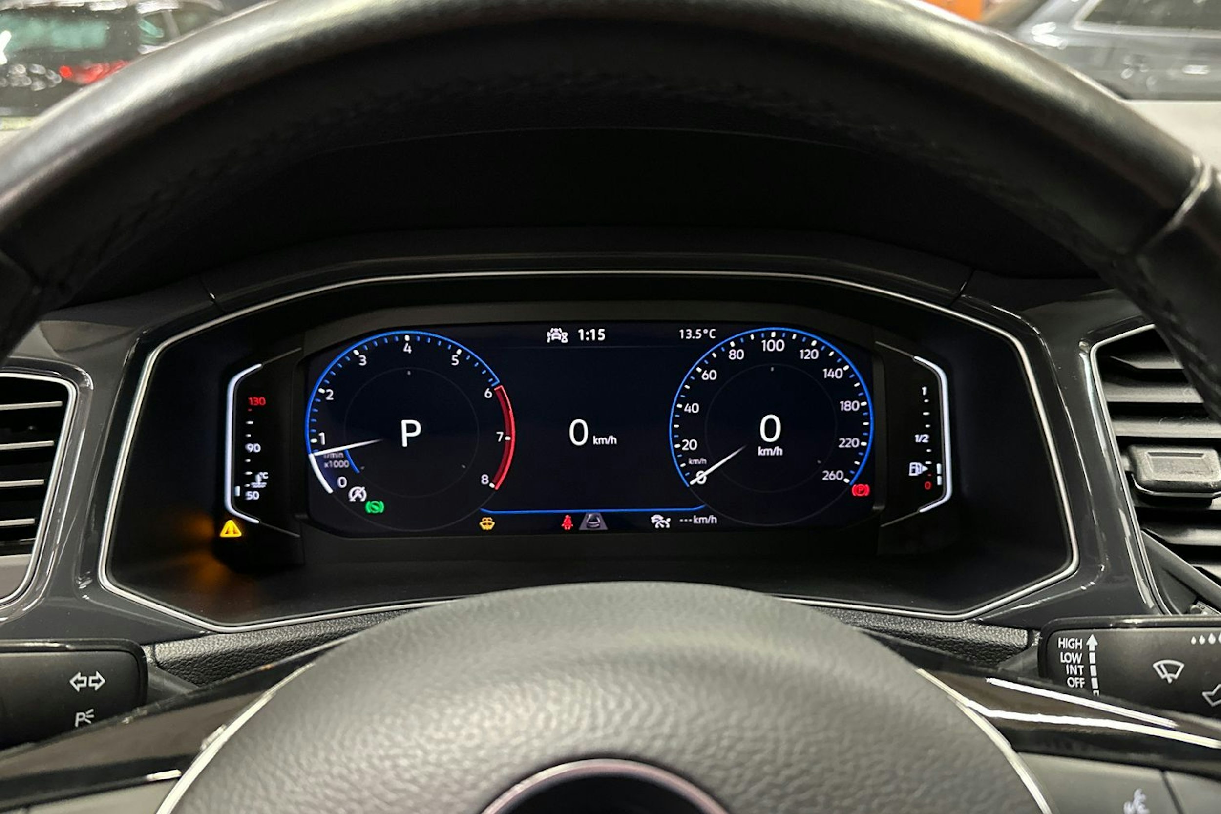 sininen Volkswagen T-Roc 2021 kuva 20.