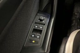 sininen Volkswagen T-Roc 2021 kuva 24.