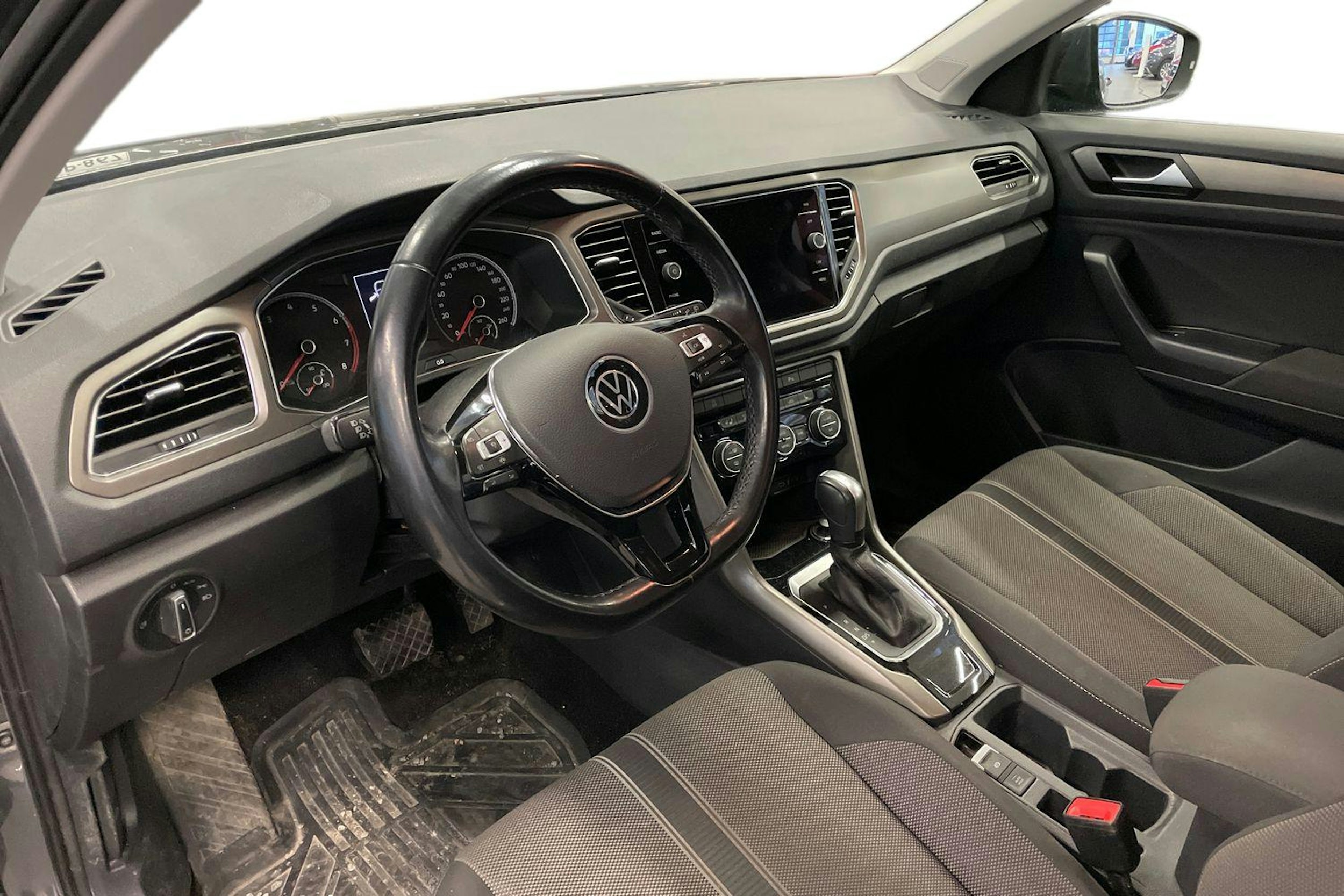 harmaa Volkswagen T-Roc 2021 kuva 3.