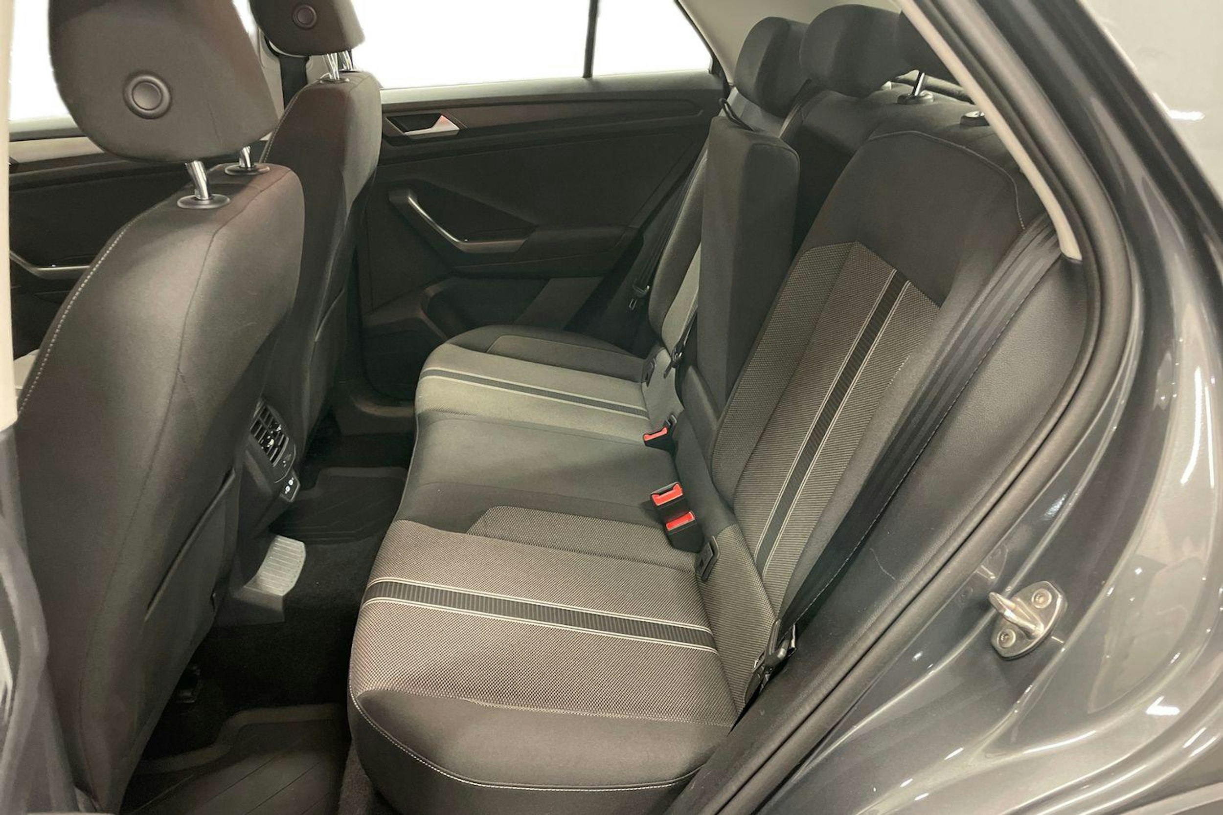 harmaa Volkswagen T-Roc 2021 kuva 10.