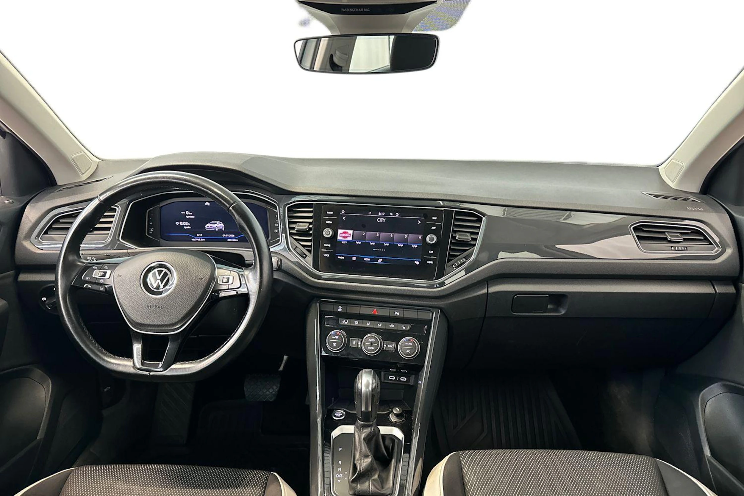 valkoinen Volkswagen T-Roc 2021 kuva 9.