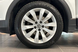 valkoinen Volkswagen T-Roc 2021 kuva 25.