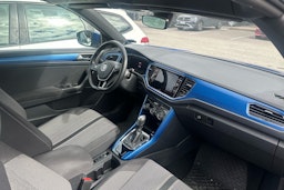 Sininen Volkswagen T-Roc 2021 kuva 3.