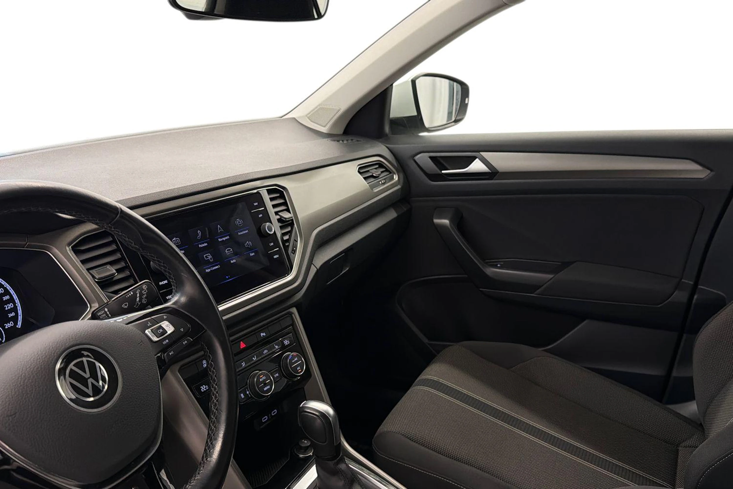 valkoinen Volkswagen T-Roc 2021 kuva 6.