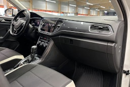 valkoinen Volkswagen T-Roc 2021 kuva 14.