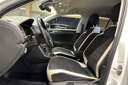valkoinen Volkswagen T-Roc 2021 kuva 17.