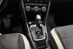 valkoinen Volkswagen T-Roc 2021 kuva 23.