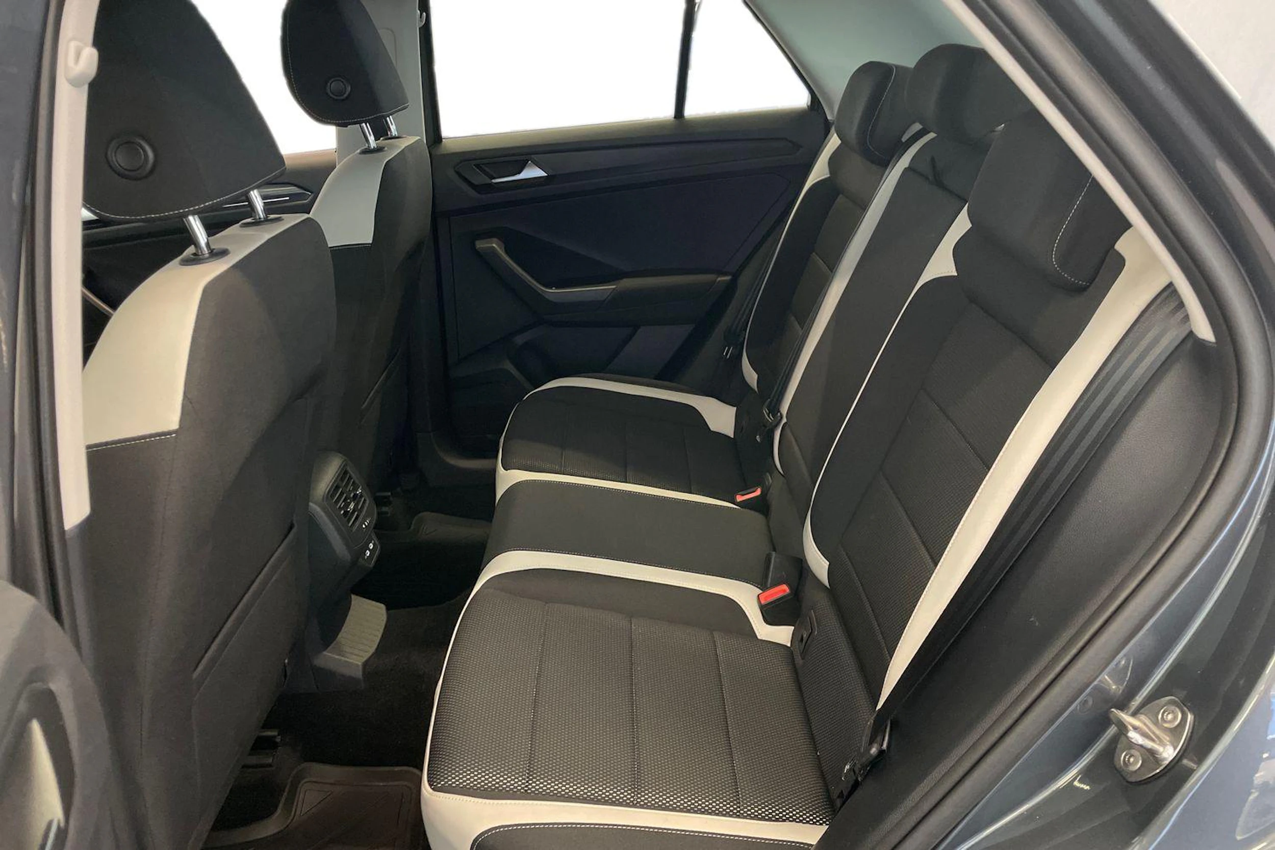 harmaa Volkswagen T-Roc 2021 kuva 8.