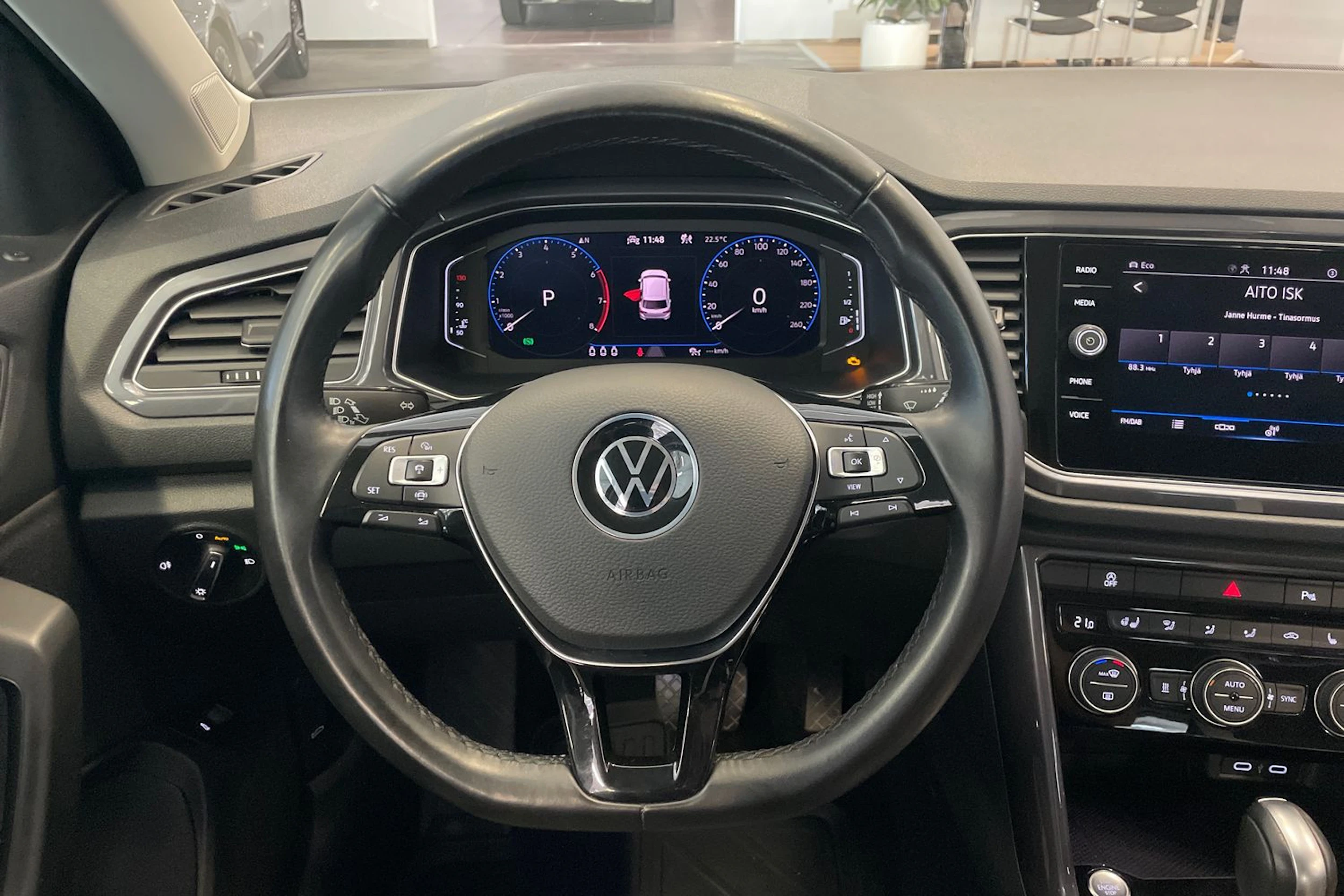 harmaa Volkswagen T-Roc 2021 kuva 11.