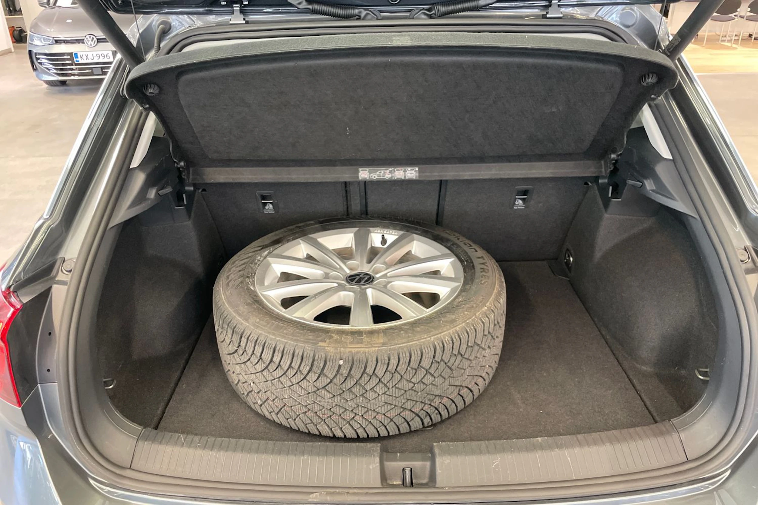 harmaa Volkswagen T-Roc 2021 kuva 13.