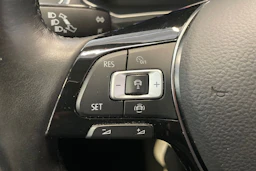 harmaa Volkswagen T-Roc 2021 kuva 14.