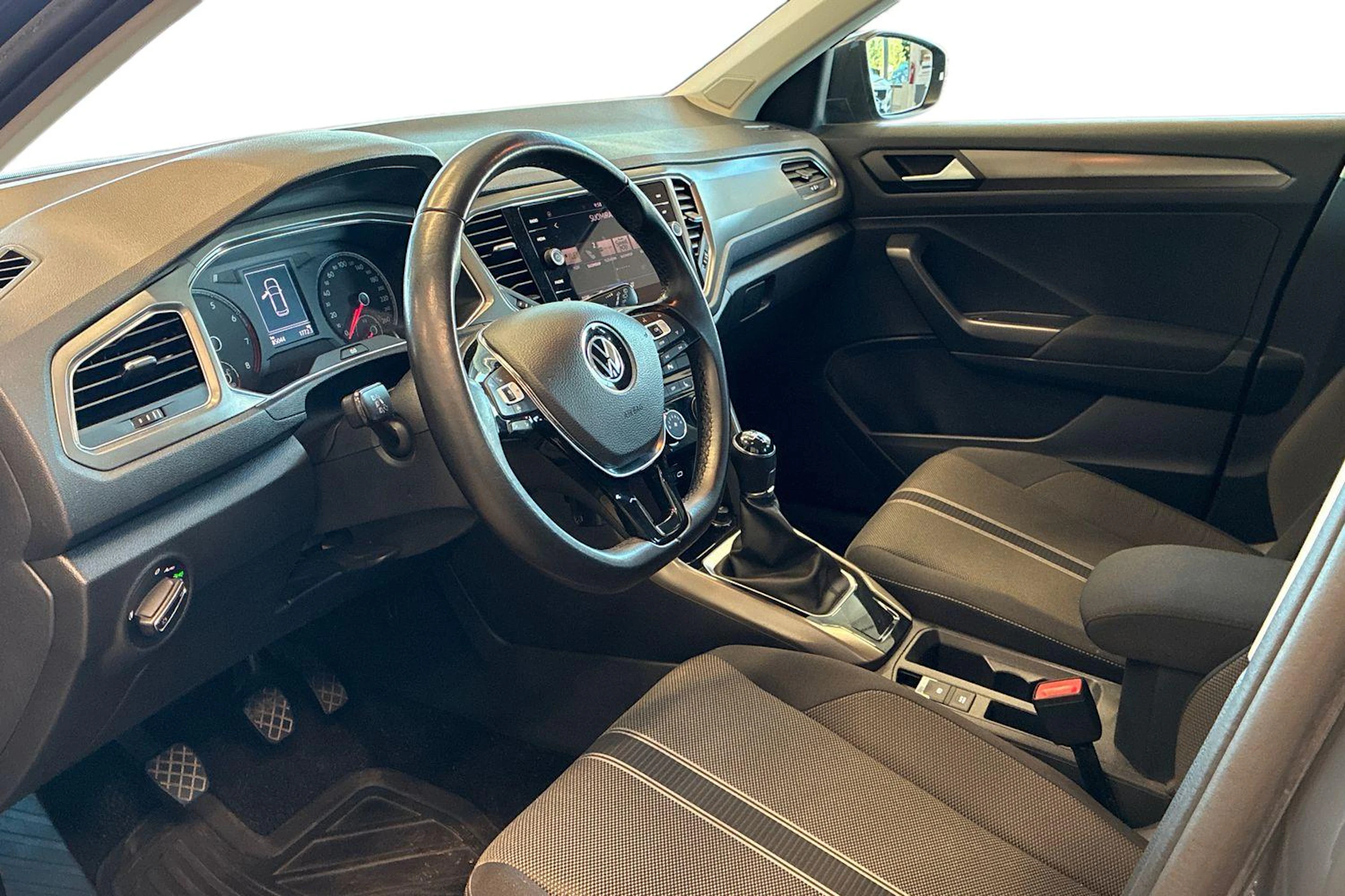 harmaa Volkswagen T-Roc 2021 kuva 3.