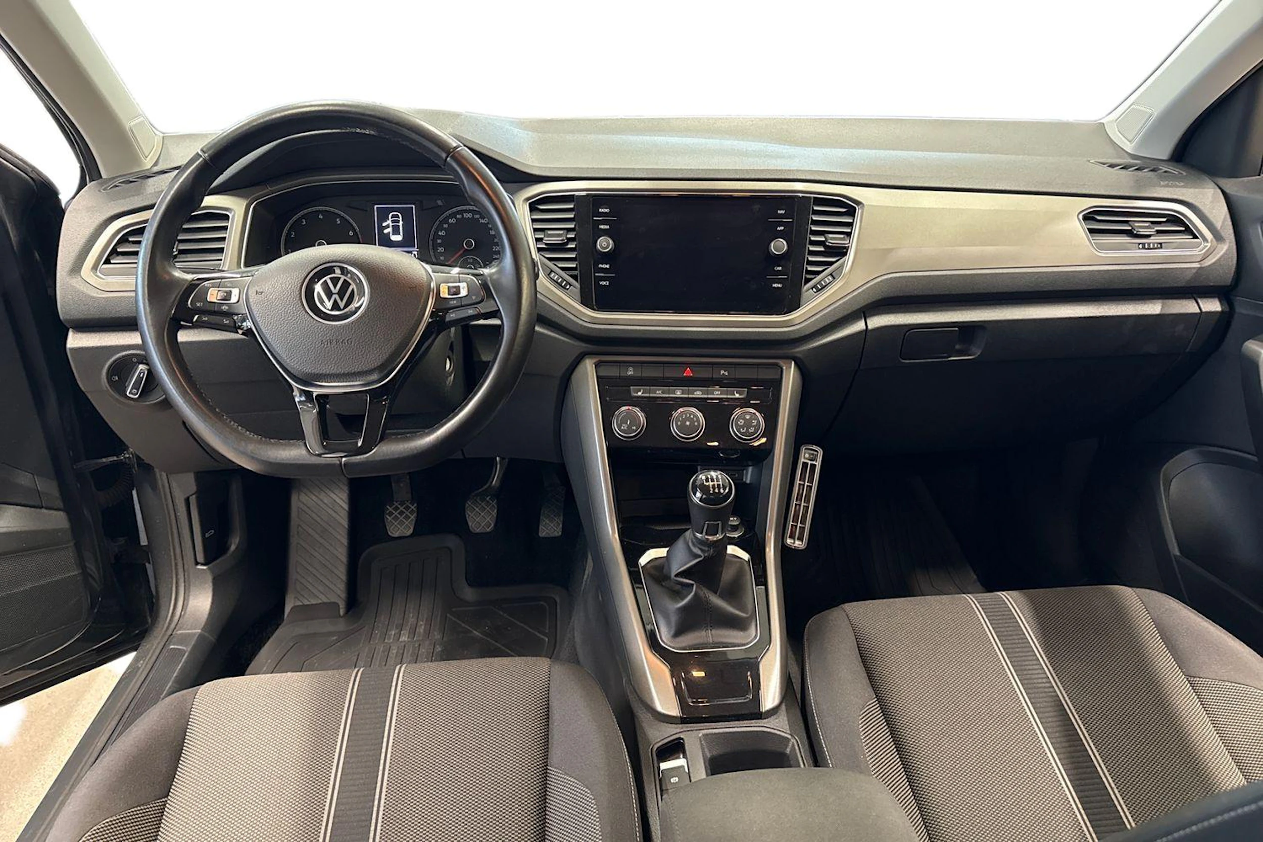 harmaa Volkswagen T-Roc 2021 kuva 7.