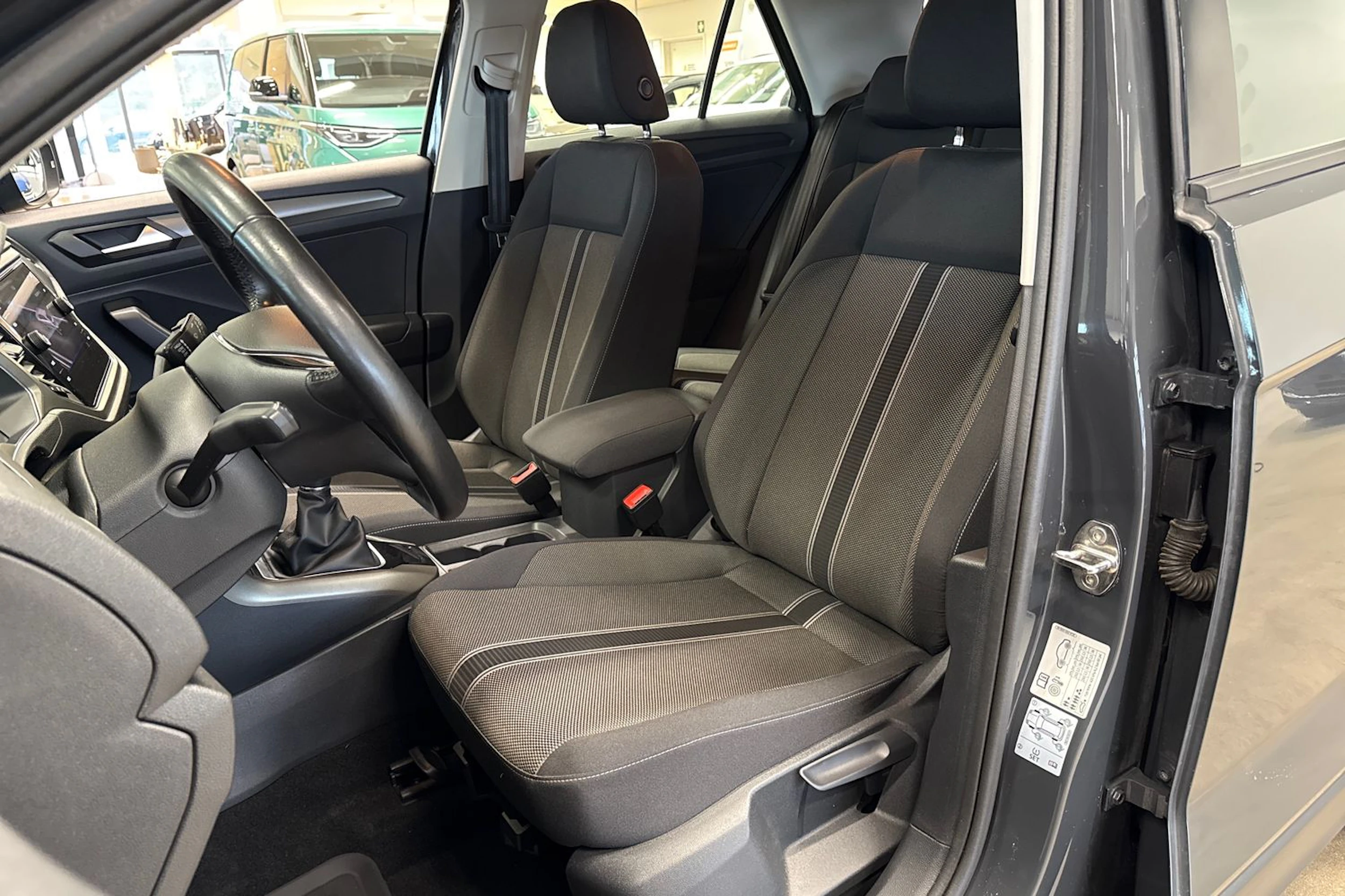 harmaa Volkswagen T-Roc 2021 kuva 14.