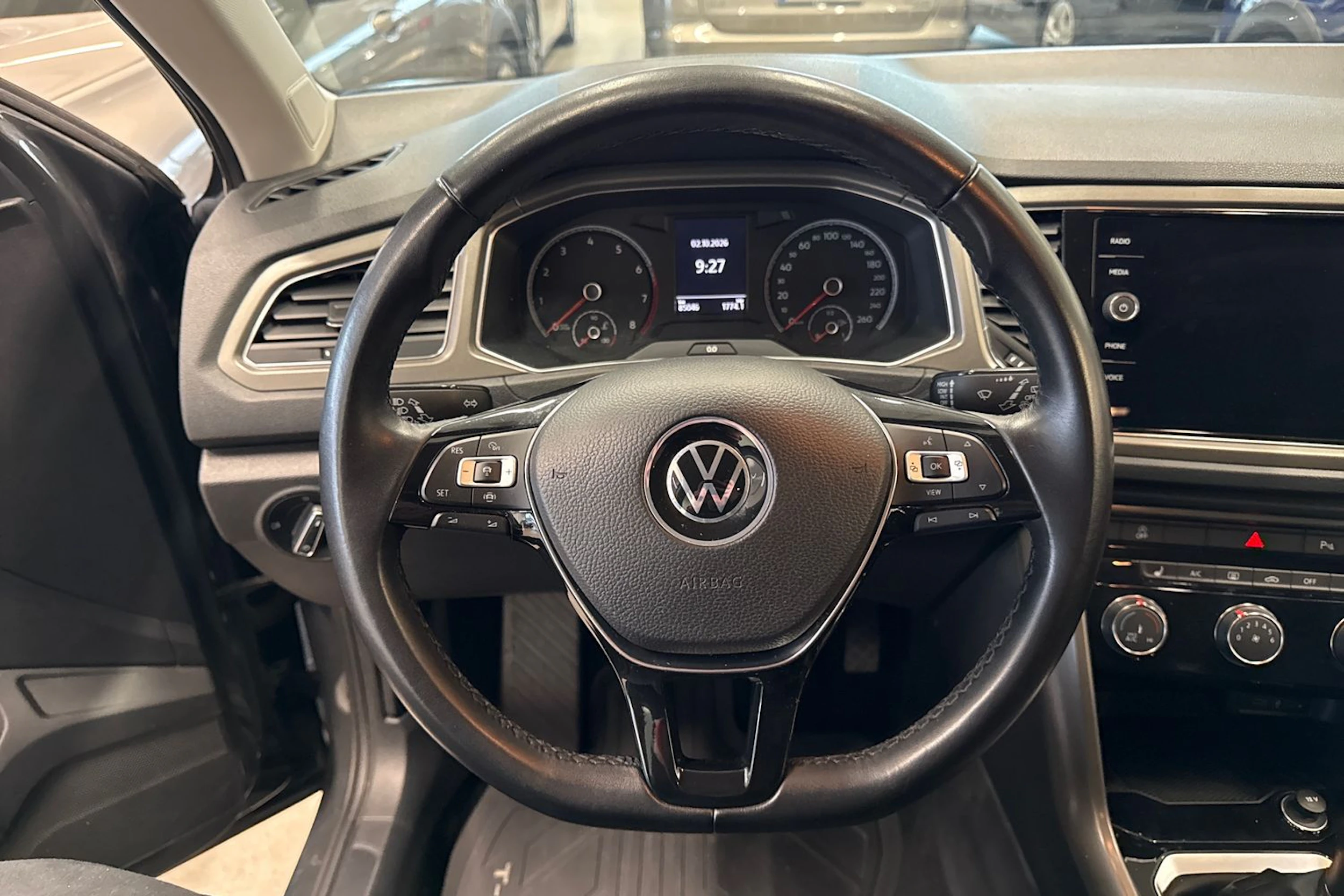 harmaa Volkswagen T-Roc 2021 kuva 15.