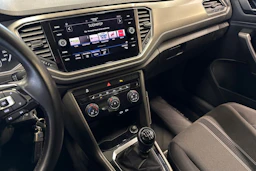 harmaa Volkswagen T-Roc 2021 kuva 25.