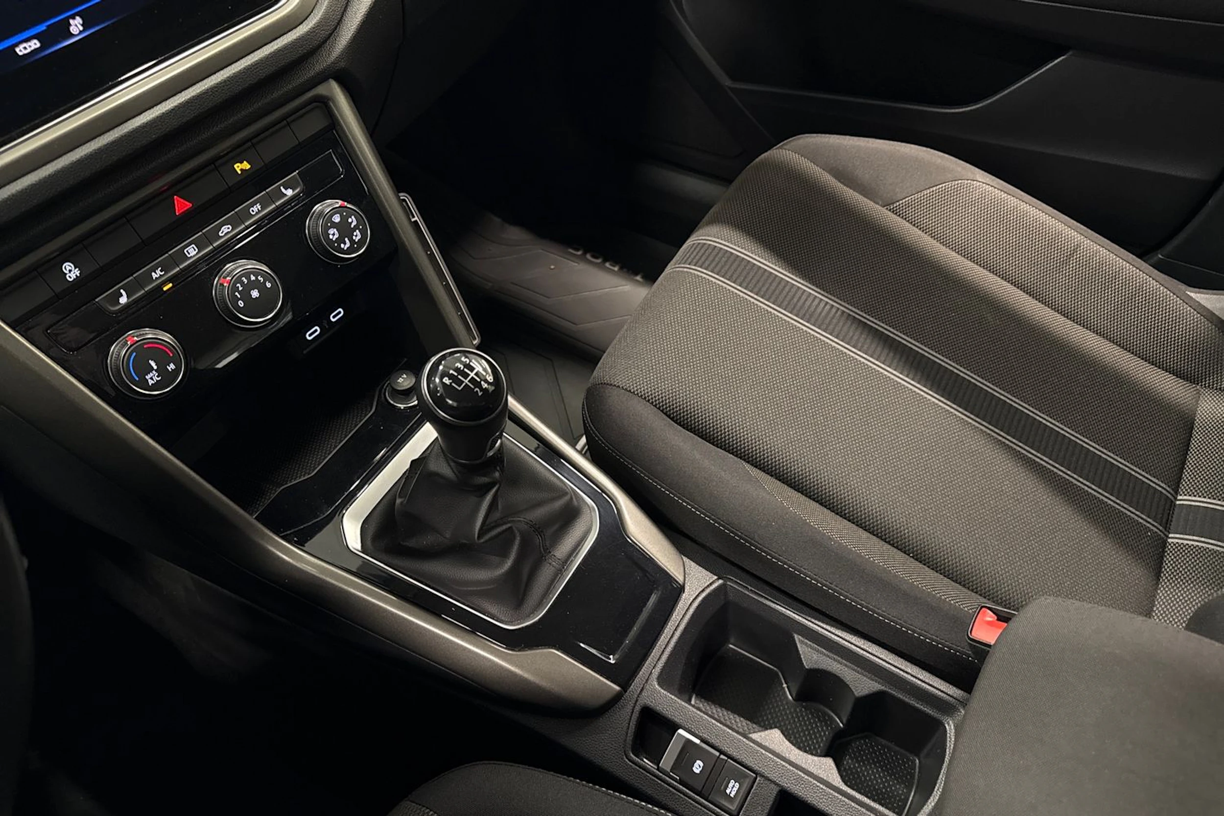 harmaa Volkswagen T-Roc 2021 kuva 26.