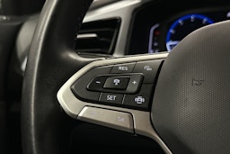 valkoinen Volkswagen T-Roc 2022 kuva 18.