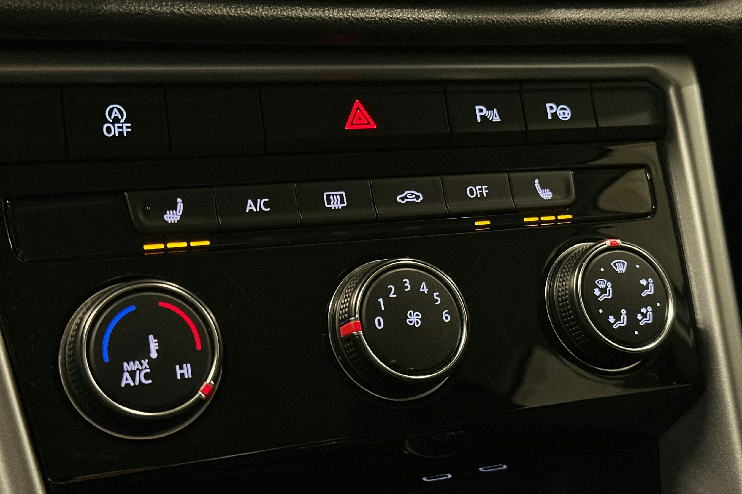 valkoinen Volkswagen T-Roc 2022 kuva 20.