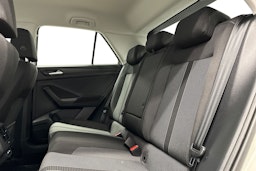 harmaa Volkswagen T-Roc 2022 kuva 10.
