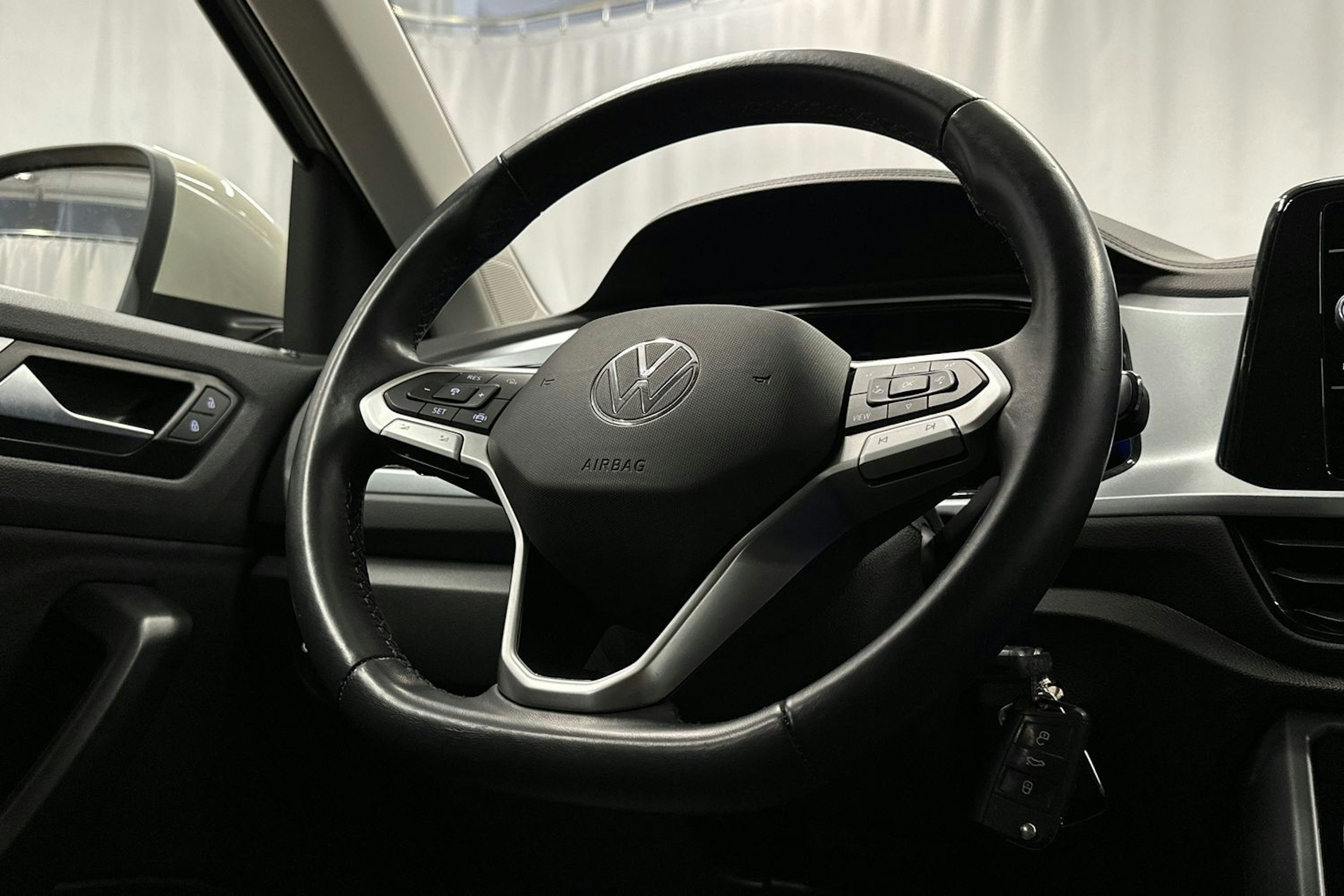 harmaa Volkswagen T-Roc 2022 kuva 15.