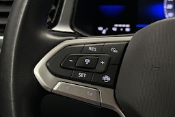 valkoinen Volkswagen T-Roc 2022 kuva 18.