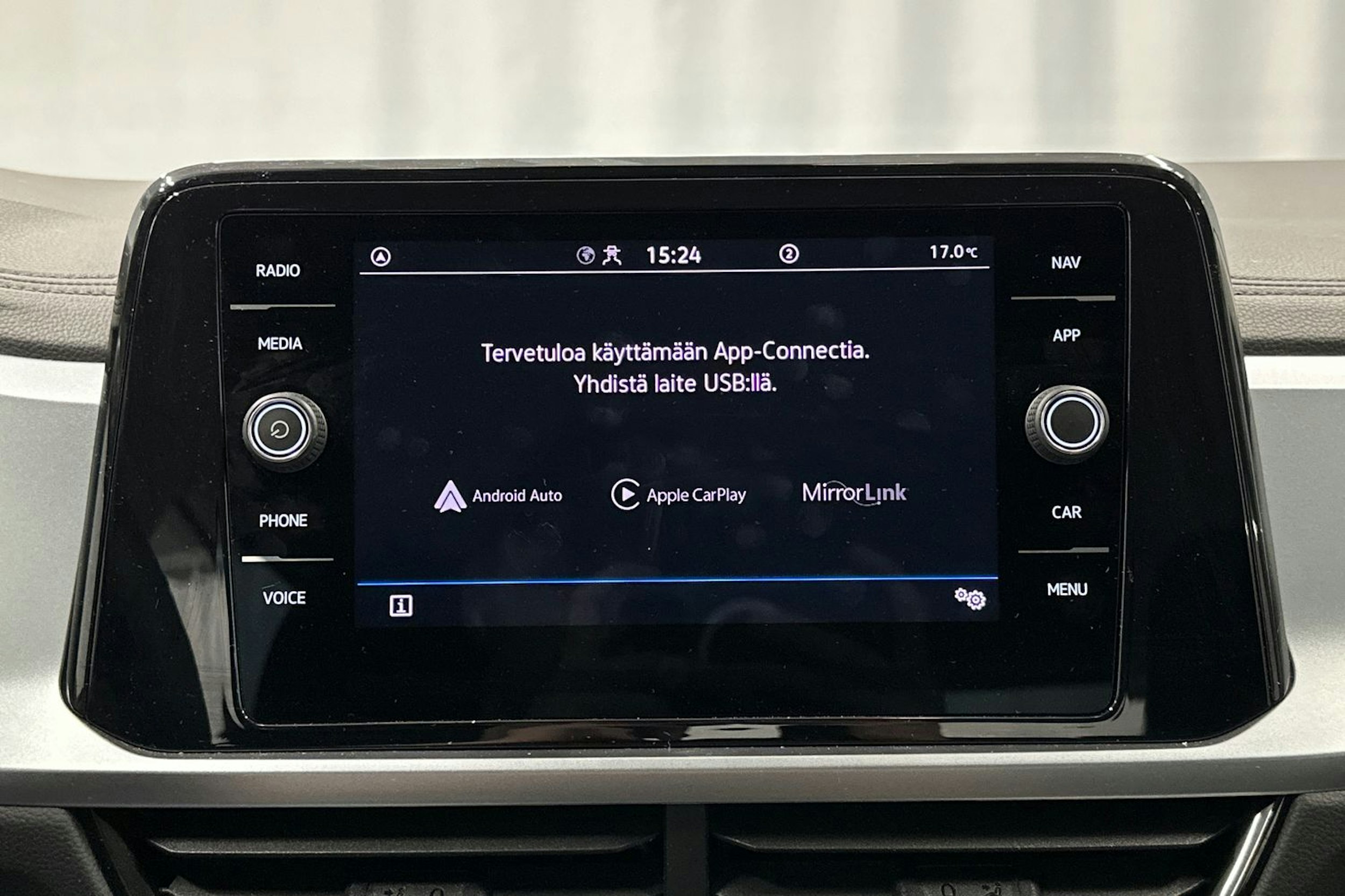 valkoinen Volkswagen T-Roc 2022 kuva 22.