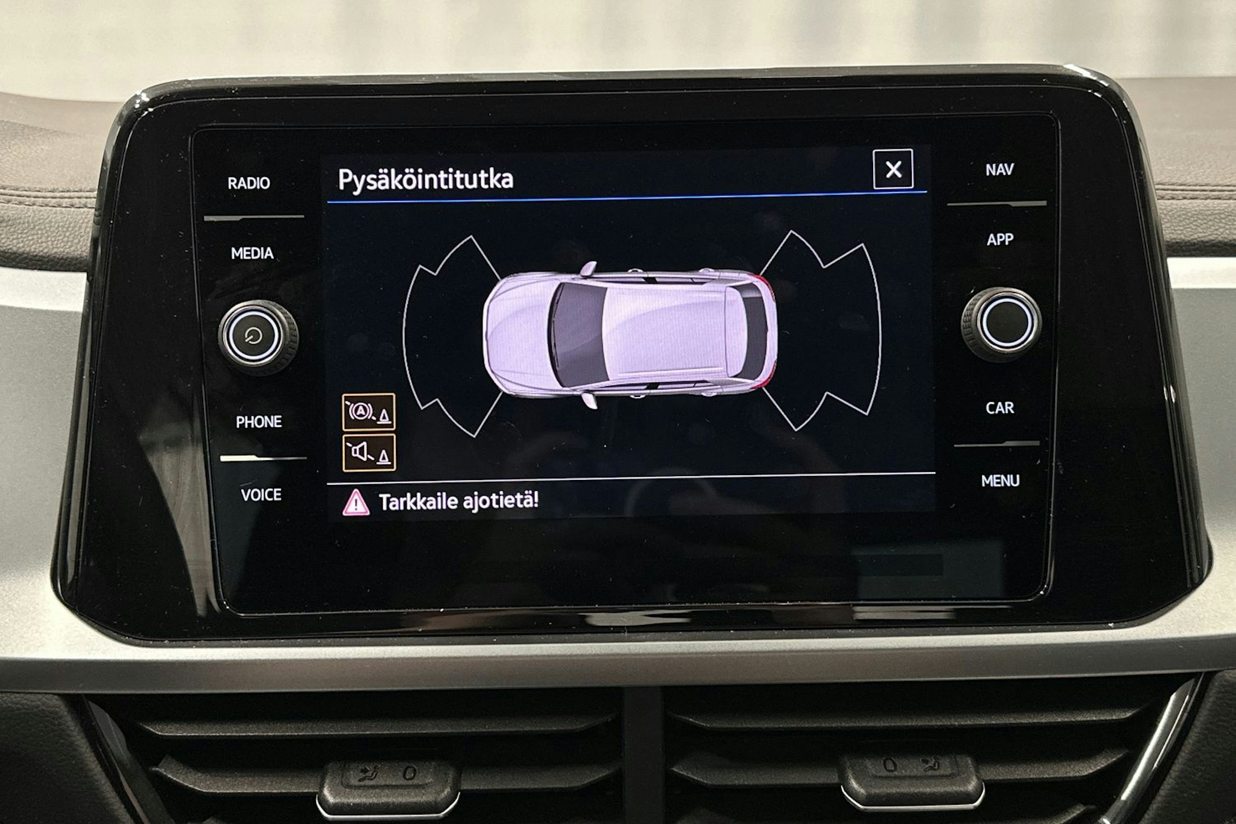 valkoinen Volkswagen T-Roc 2022 kuva 23.