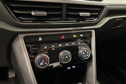 valkoinen Volkswagen T-Roc 2022 kuva 17.