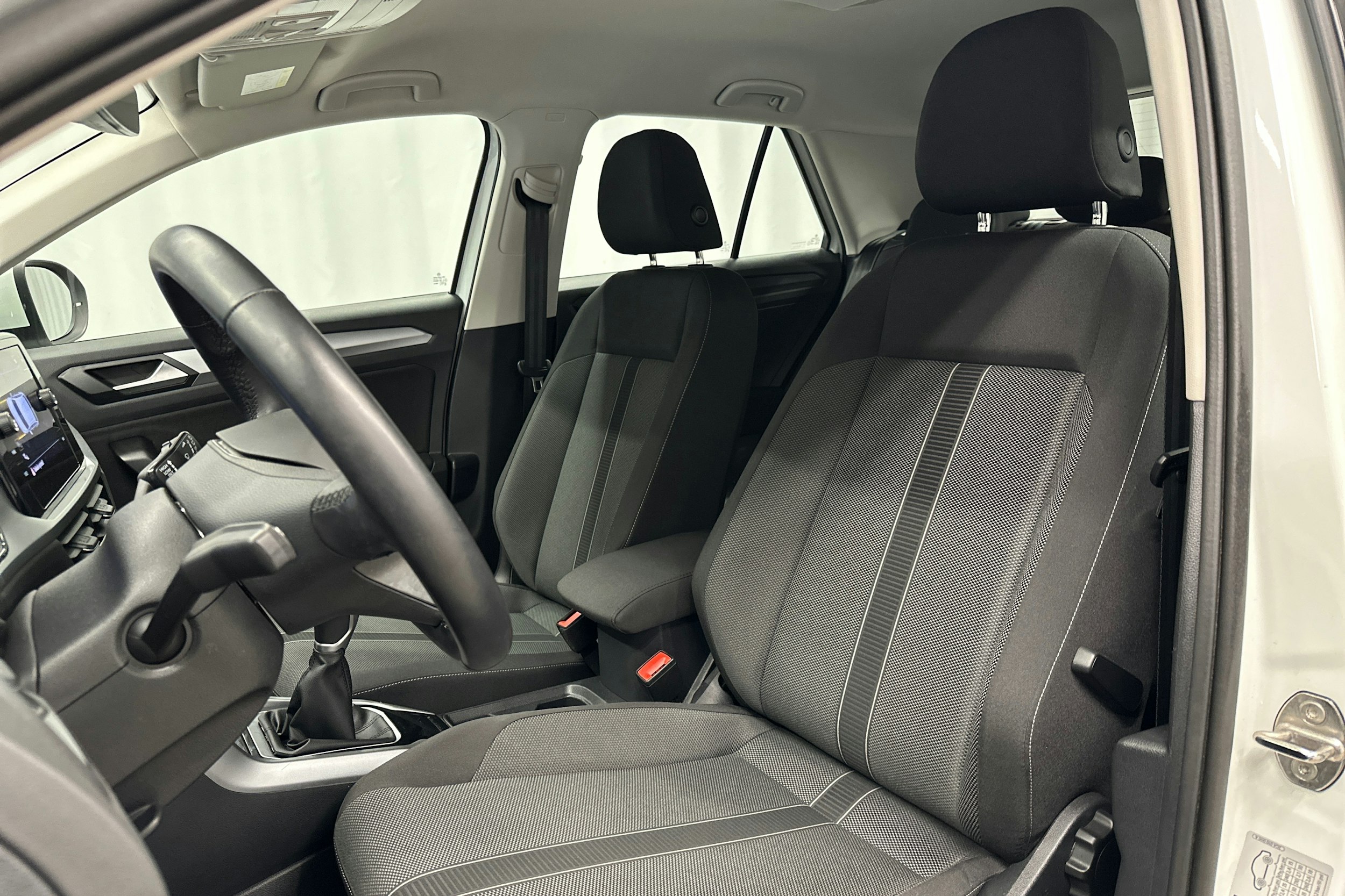 valkoinen Volkswagen T-Roc 2022 kuva 20.