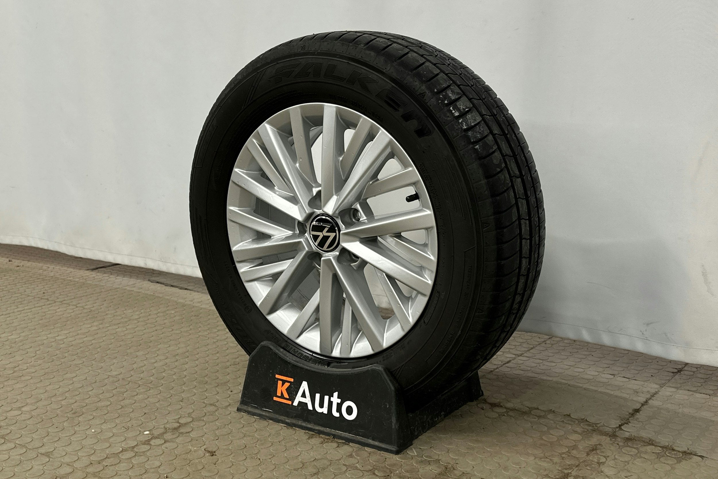 harmaa Volkswagen T-Roc 2022 kuva 13.