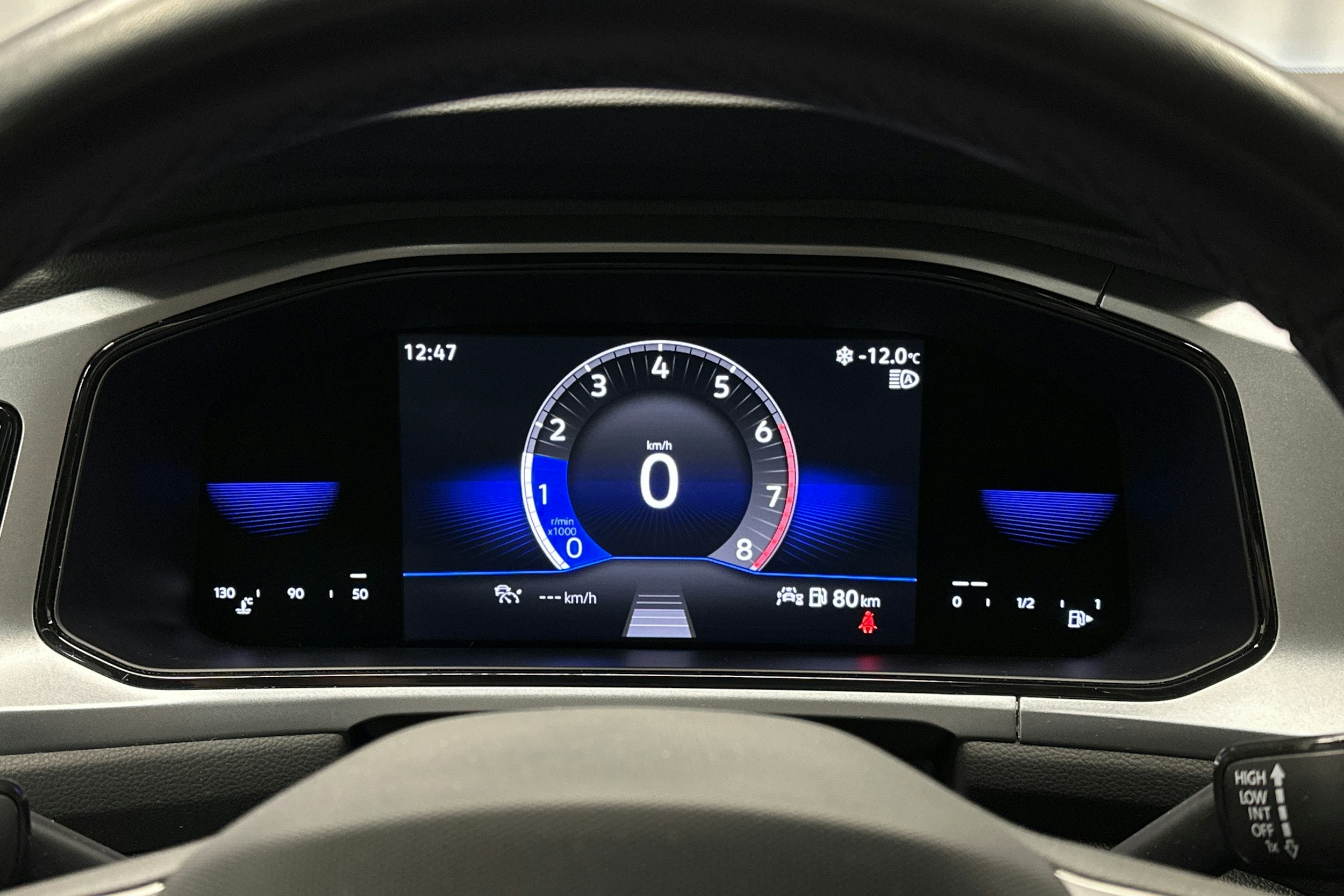 harmaa Volkswagen T-Roc 2022 kuva 19.