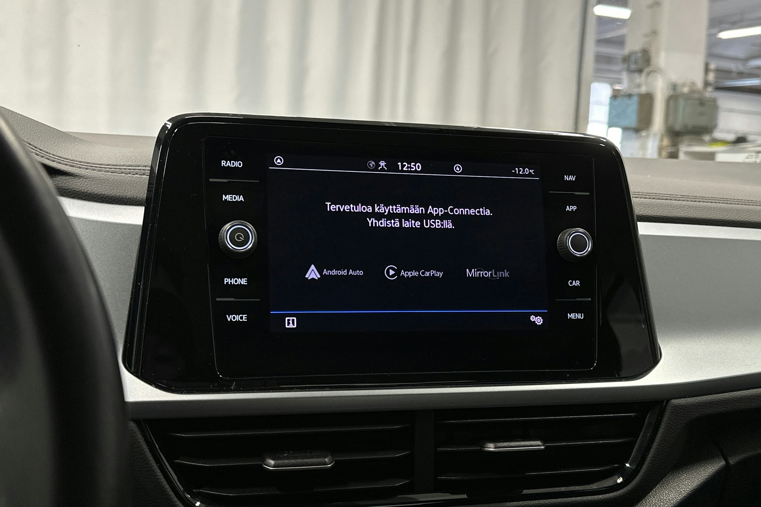 harmaa Volkswagen T-Roc 2022 kuva 21.